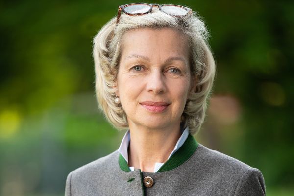 Director-General: Elfriede Moser