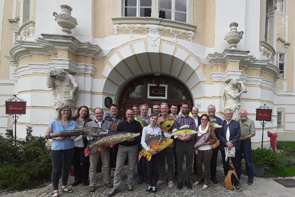  Lecture team and guests of honor at the Austrian Pond Keepers and Fish Farmers Conference 2022 in Rosenau Castle in the Waldviertel (Lower Austria).
