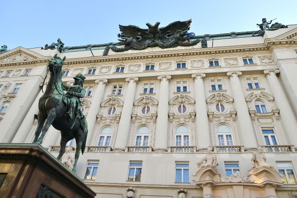 Gebäudefoto des Regierungsgebäudes am Stubenring 1