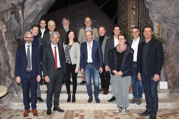 Gruppenfoto mit Mitgliedern der Forschungskooperation aus Bayern, Südtirol und Österreich