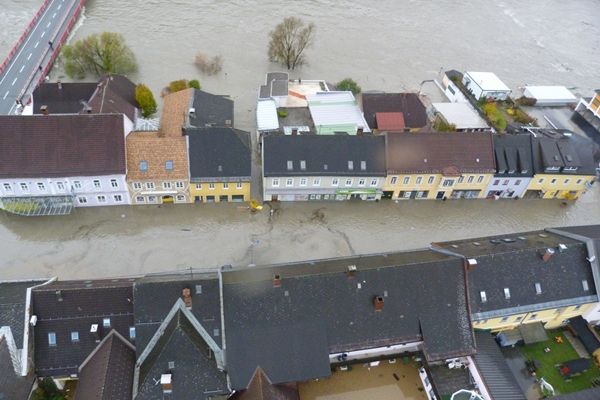 Luftaufnahme - Hochwasser an der Drau am 5. November 2012
