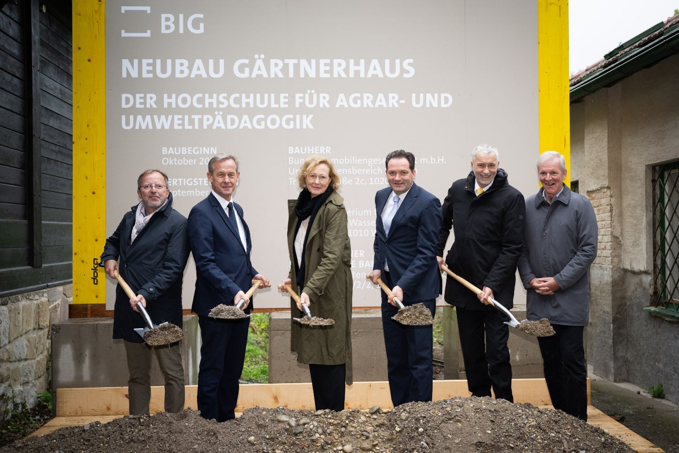 Gruppenfoto Spatenstich des neuen Hörsaalzentrum der Hochschule für Agrar- und Umweltpädagogik