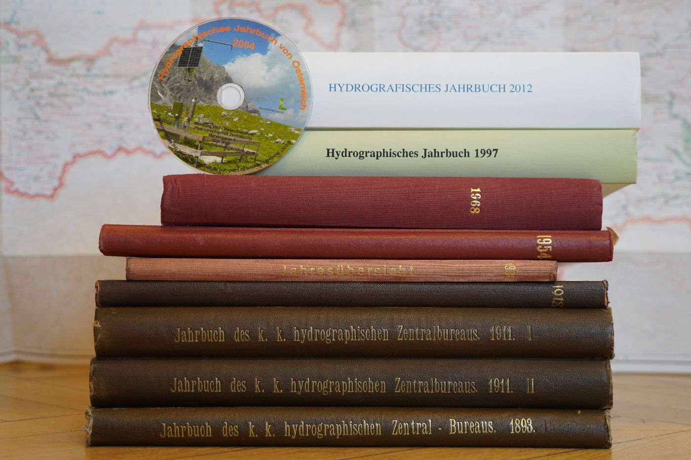 Abbildung der Hydrographischen Jahrbücher von alt bis neu