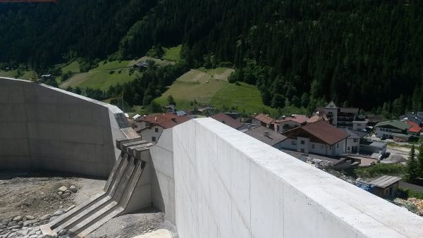 Mudflows crusher in lake in Tyrol