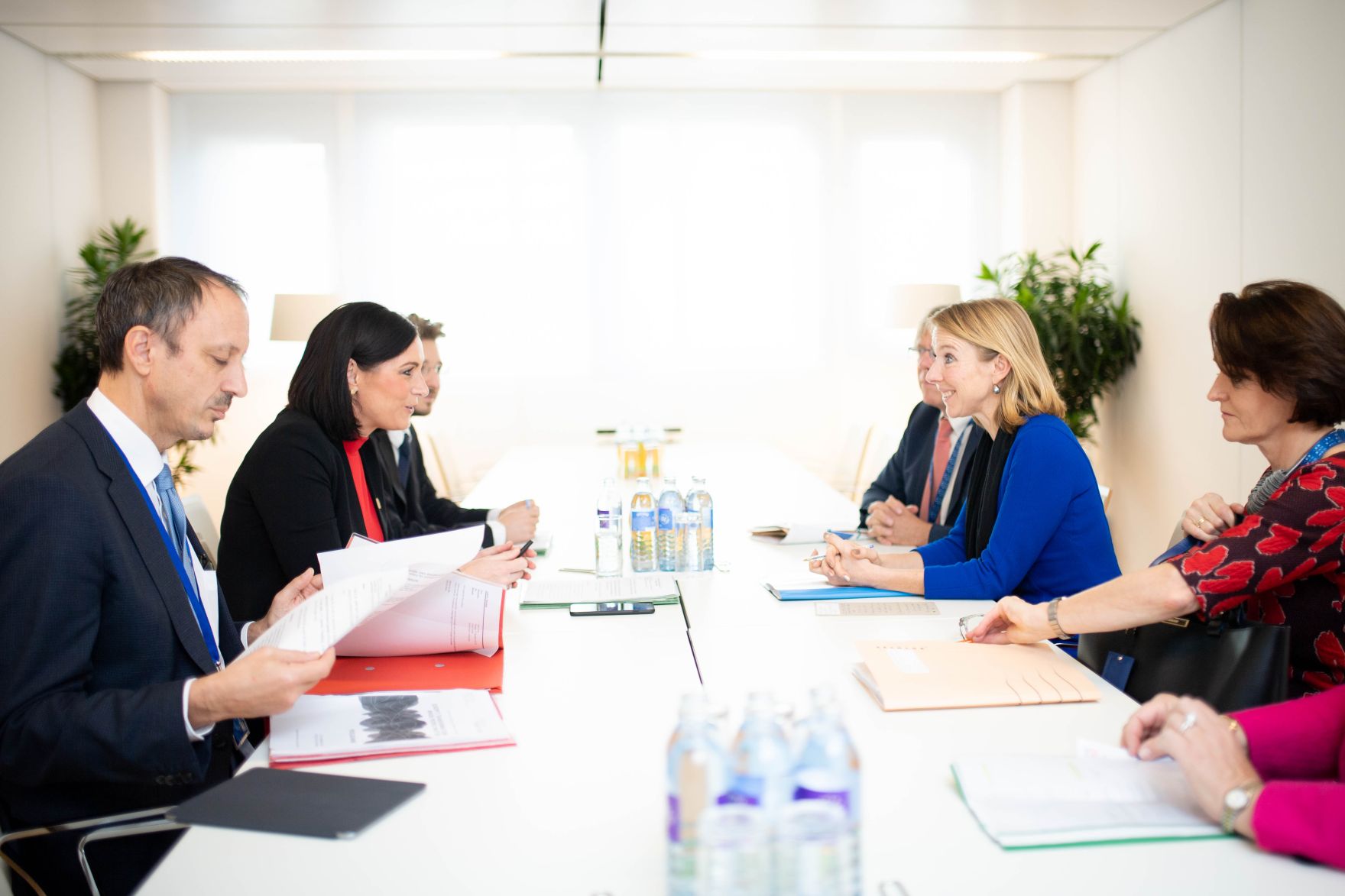 Nachhaltigkeitsministerin Elisabeth K&ouml;stinger und der ehemalige Generalsekret&auml;r der Vereinten Nationen Ban Ki-moon luden zur 4. Internationalen Wachstum im Wandel Konferenz mit dem Titel &bdquo;Europe&rsquo;s Transformation: Where People Matter&ldquo; nach Wien. Thematische Schwerpunkte waren die Umsetzung der nachhaltigen Entwicklungsziele (SDGs) und des Pariser Klimaabkommens.