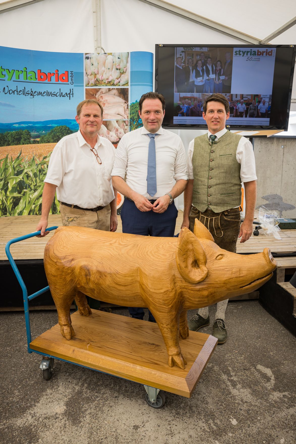 Landwirtschaftsminister Norbert Totschnig besuchte den Festakt zum 50-j&auml;hrigen Jubil&auml;um von Styriabrid.