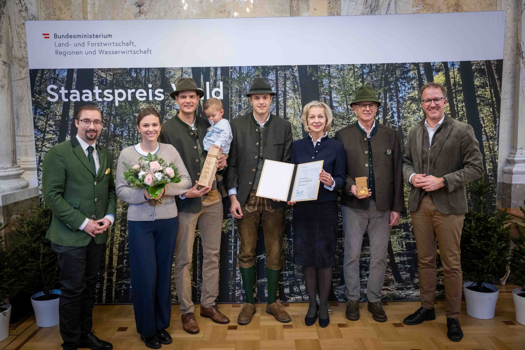 Mit dem &bdquo;Staatspreis Wald&ldquo; werden in sechs Kategorien Projekte ausgezeichnet, die Gro&szlig;es leisten. Es geht um die Balance zwischen Natur und Wirtschaft sowie die Weitsicht f&uuml;r kommende Generationen.