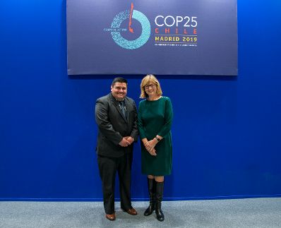 Nachhaltigkeitsministerin Maria Patek nahm im Dezember 2019 an der 25. UN-Klimakonferenz (COP25) in Madrid teil. Bei der Konferenz geht es vor allem darum, Regeln zu schaffen, die den globalen Klimaschutz unterst&uuml;tzen und eine effiziente und effektive Umsetzung des Pariser &Uuml;bereinkommens erlauben. Im Bild: Bundesministerin Maria Patek mit dem Vizeminister f&uuml;r nat&uuml;rliche Ressourcen und Klimawandel von Guatemala, Carlos Walberto Ramos Salguero.