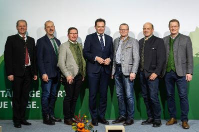 Am 25.11.2022 besuchte Bundesminister Norbert Totschnig, im Rahmen der Versorgungssicherheitstour, land- und forstwirtschaftliche Betriebe sowie BranchenvertreterInnen in Ober&ouml;sterreich.