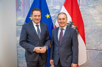 Vito Cecere, Botschafter f&uuml;r Deutschland, besuchte Herrn Bundesminister Norbert Totschnig im Regierungsgeb&auml;ude am Stubenring.