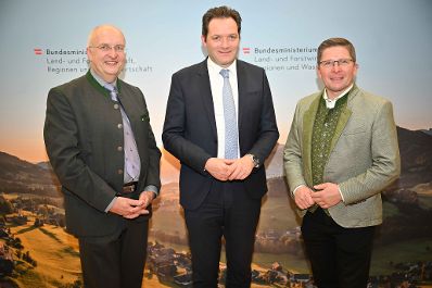 Als letzte Station der RegionIMpuls-Tour besuchte Herr Bundesminister Totschnig die HBLA St. Florian Fernbach in Ober&ouml;sterreich.