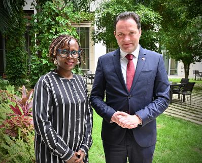 Bundesminister Norbert Totschnig traf im Rahmen einer Afrika-Reise die Vize-Landesdirektorin des Weltern&auml;hrungsprogramms, Anna Mukiibi-Bunnya, bei einem gemeinsamen Termin in der Republik Ghana.
