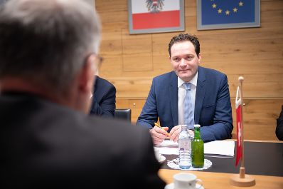 Landwirtschaftsminister Norbert Totschnig begr&uuml;&szlig;te den Schweizer Bundesrat Guy Parmelin zu einem Gespr&auml;ch in Wien.