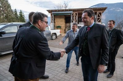 Herr Bundesminister Norbert Totschnig besuchte den Betrieb Stuhlpfarrer in der Steiermark.