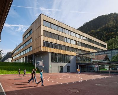 Holzgeb&auml;ude der H&ouml;here Bundeslehr- und Forschungsanstalt f&uuml;r Landwirtschaft und Ern&auml;hrung, sowie Lebensmittel- und Biotechnologie Tirol