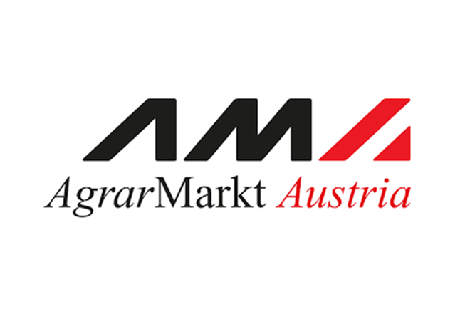 Textlogo: AMA - AgrarMarkt Austria mit Anspielung auf Österreichflagge