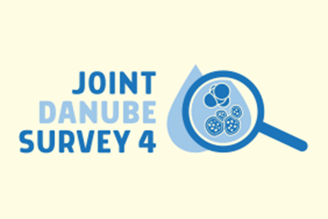 Logo: Lupe und Wassertropfen mit Text: Joint Danube Survey 4