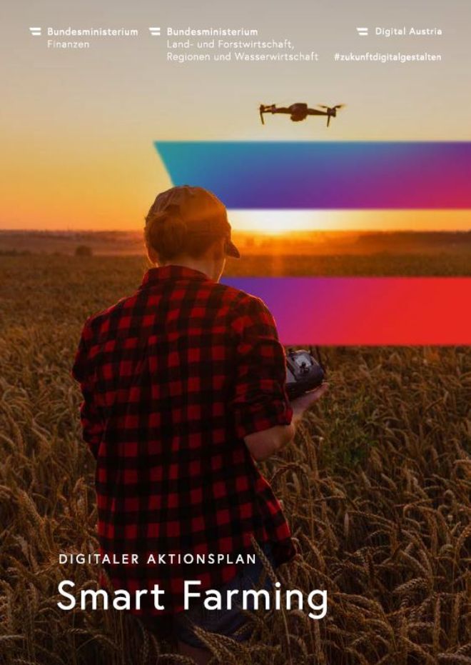 Cover Digitaler Aktionsplan Smart Farming, Landwirt auf Feld, der Drohne steuert
